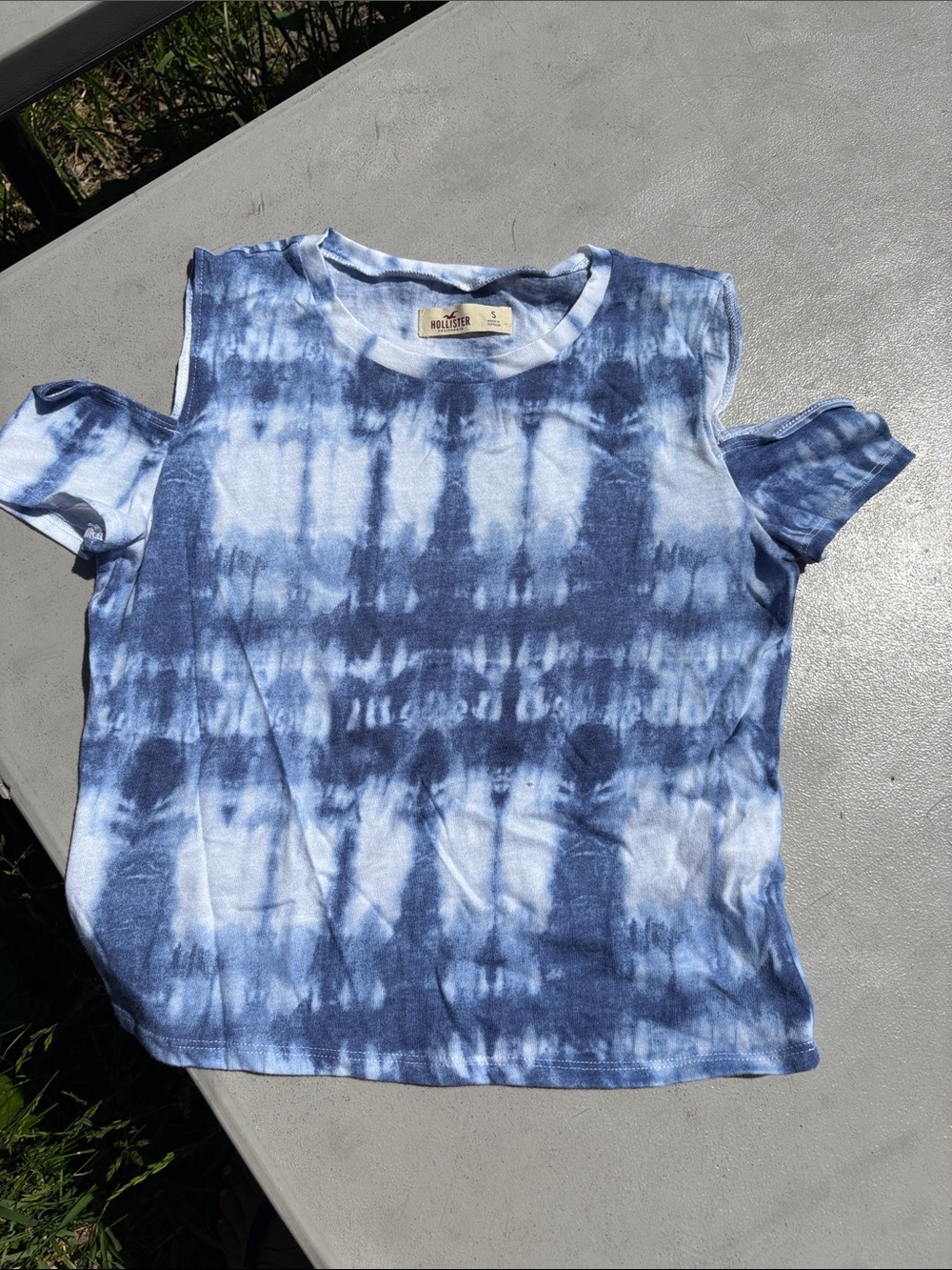 Hollister Navy and White Tie-Dye Cold Shoulder Tee